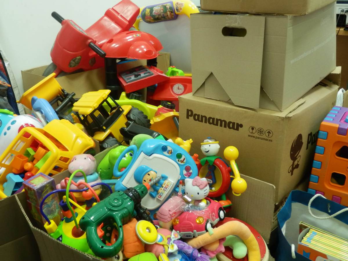 caritas juguetes usados